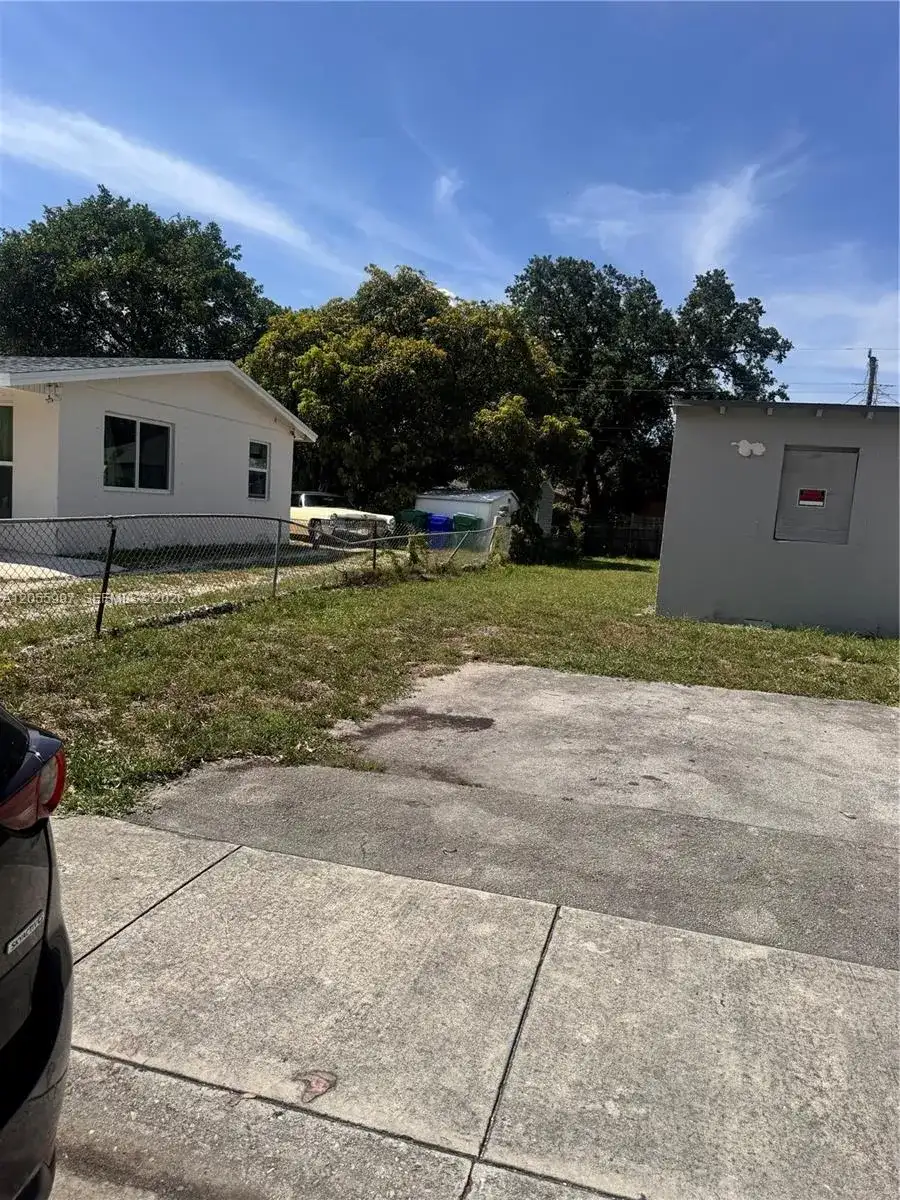 2845 NW 8th St, Fort Lauderdale FL 33311 photo 3