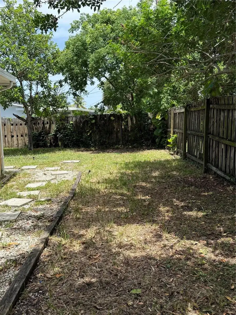 1640 NE 33rd St, Pompano Beach FL 33064 photo 2
