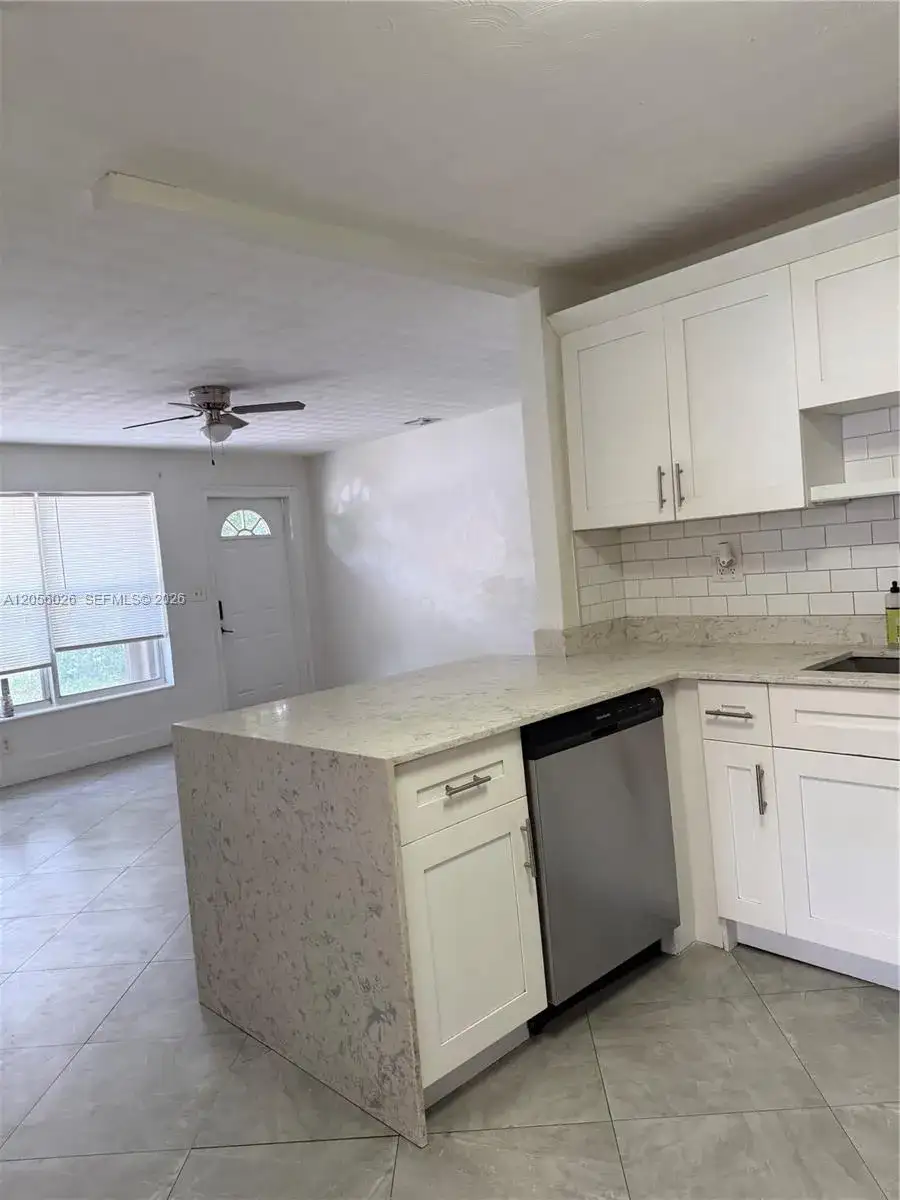 1640 NE 33rd St, Pompano Beach FL 33064 photo 4