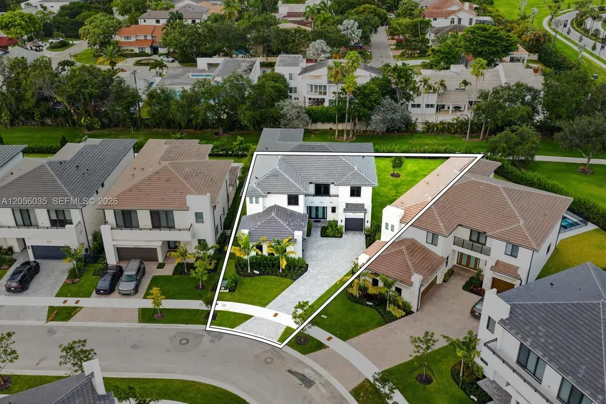 19701 NE 16 PL, Miami FL 33179