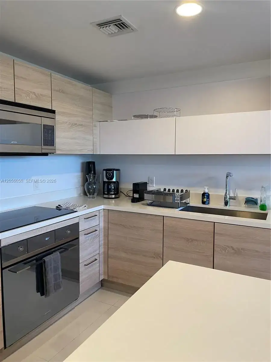 16385 Biscayne Blvd # 316, North Miami Beach FL 33160 photo 5