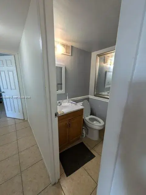 2000 Atlantic Shores Blvd # 404, Hallandale Beach FL 33009