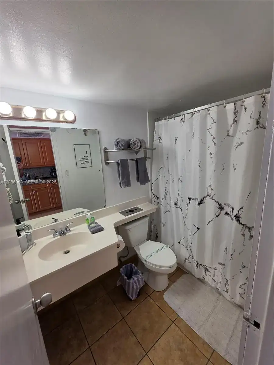 19201 Collins Ave # 433, Sunny Isles Beach FL 33160 photo 3