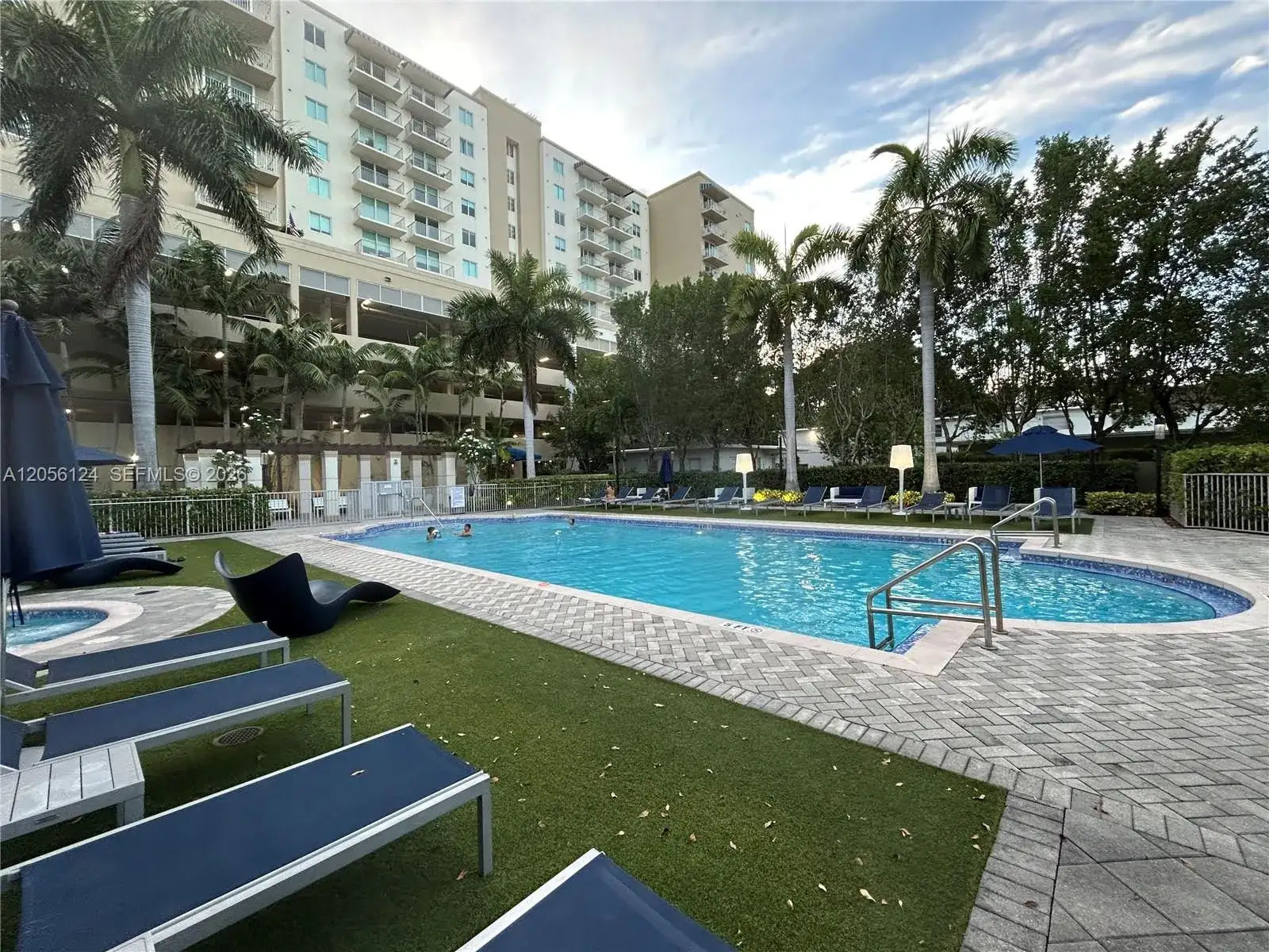 987 SW 37th Avenue # 909, Coral Gables FL 33135 photo 2