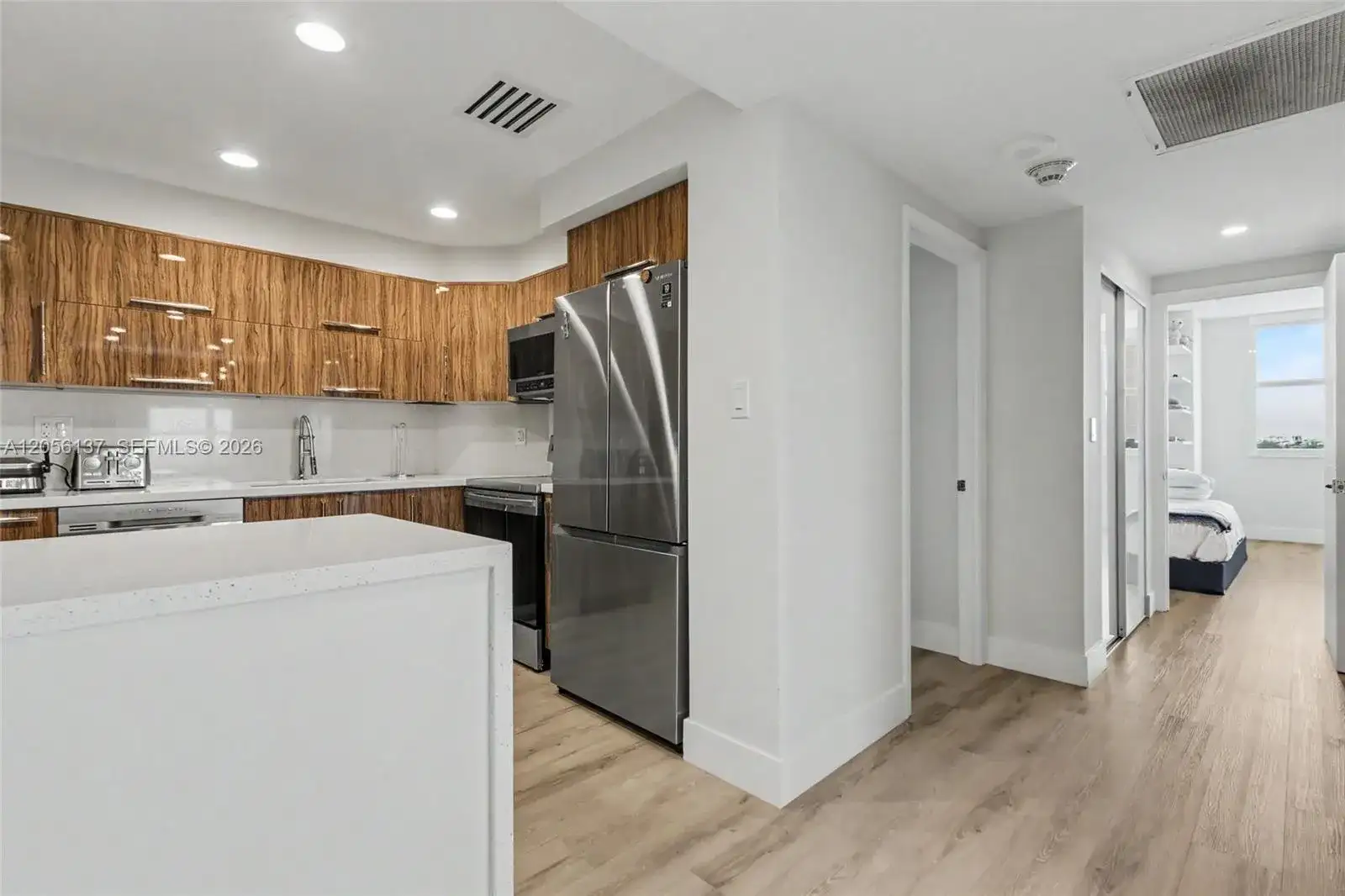 500 Bayview Dr # 822, Sunny Isles Beach FL 33160 photo 3