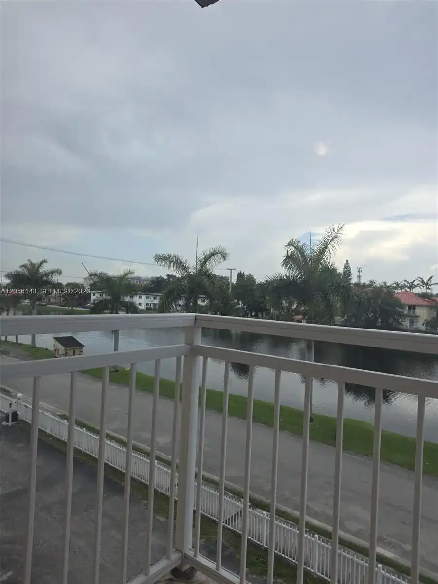 2025 NE 164th St # 309, North Miami Beach FL 33162