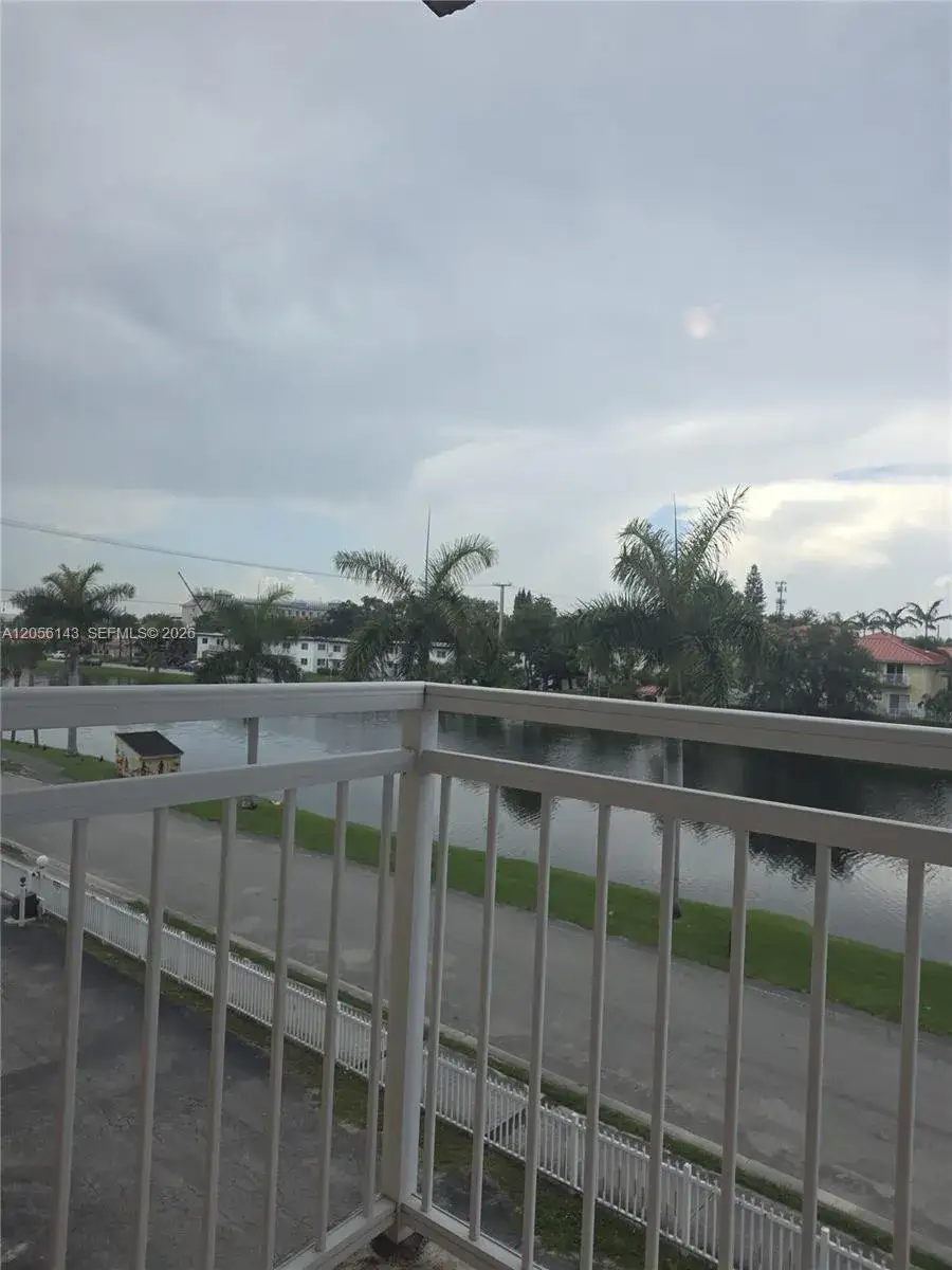 2025 NE 164th St # 309, North Miami Beach FL 33162