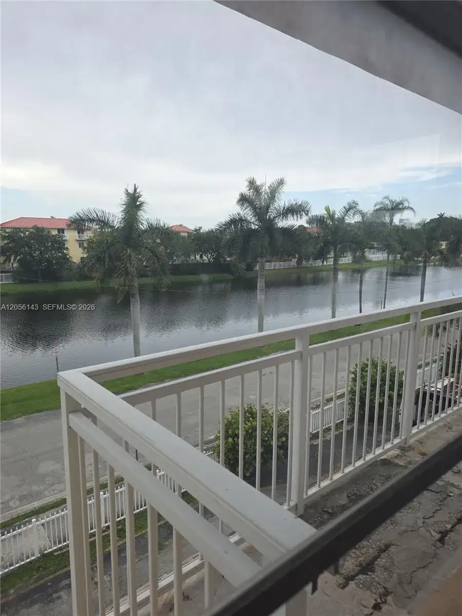 2025 NE 164th St # 309, North Miami Beach FL 33162 photo 2