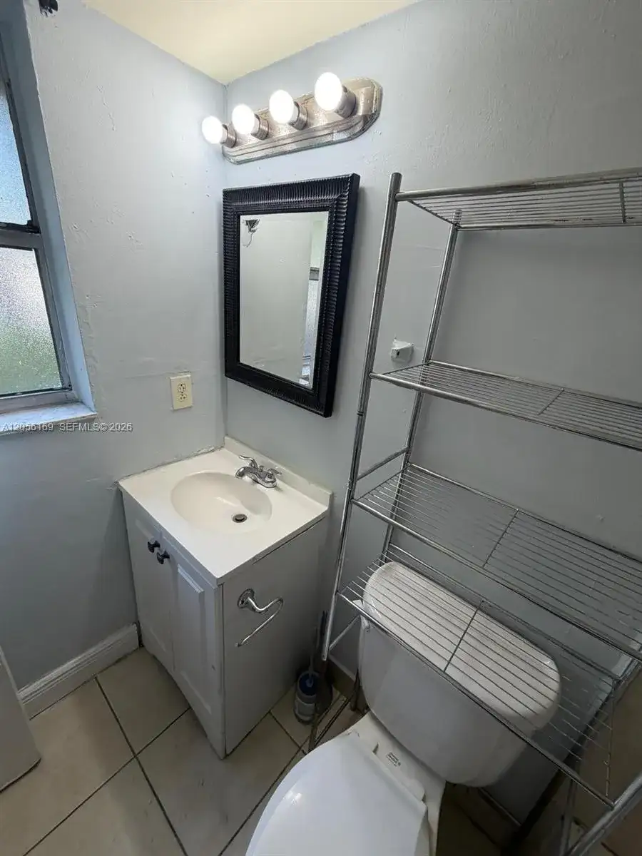 95 NE 41st St # N202, Oakland Park FL 33334 photo 4