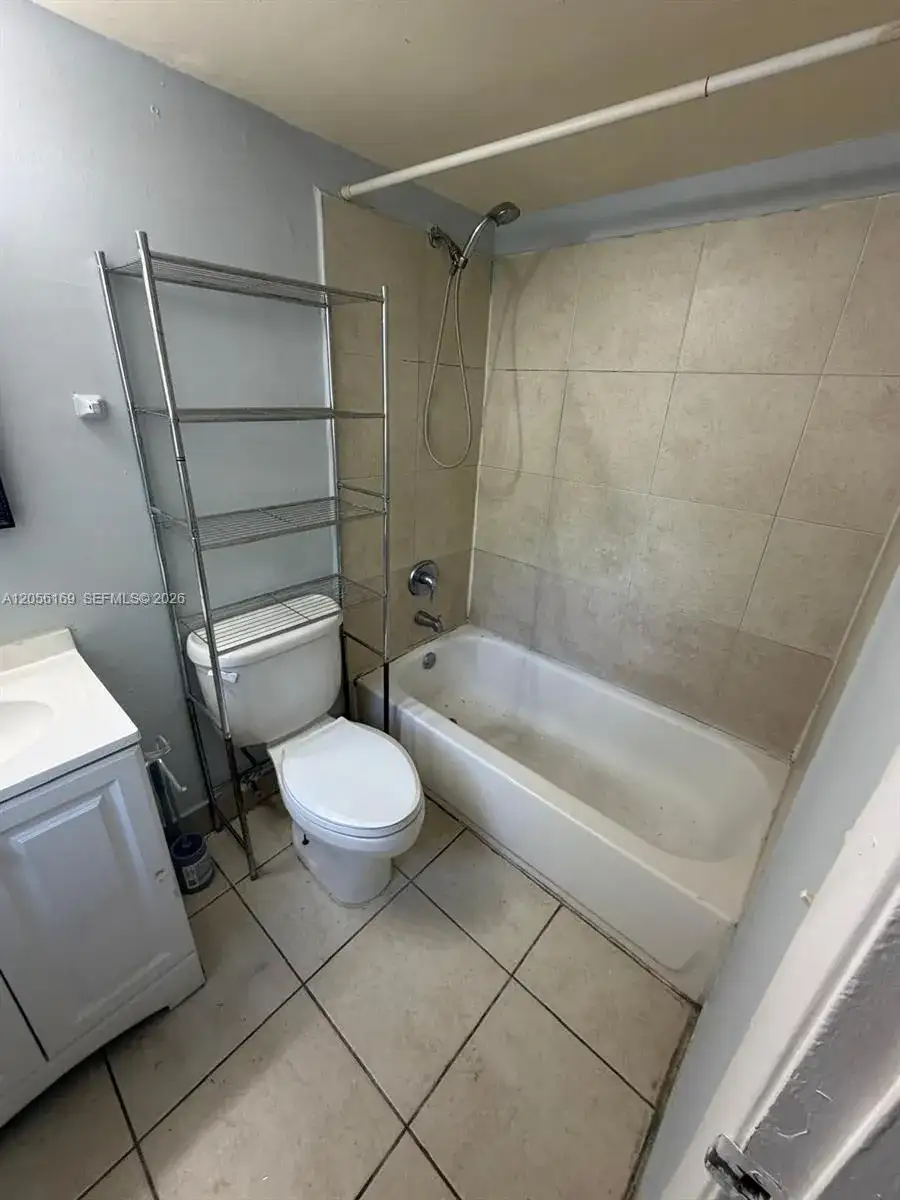 95 NE 41st St # N202, Oakland Park FL 33334 photo 5