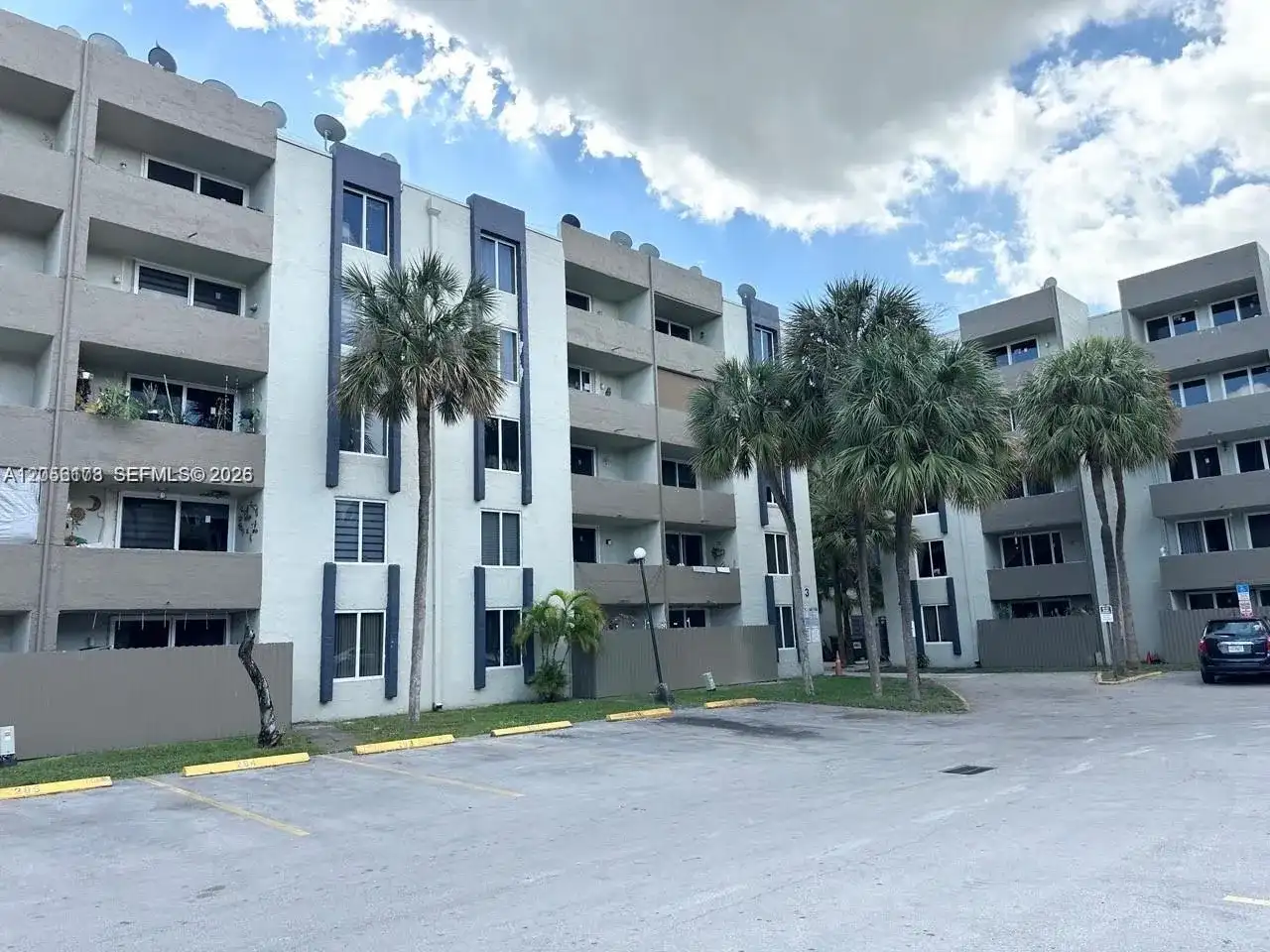 10000 NW 80th Ct # 2456, Hialeah Gardens FL 33016