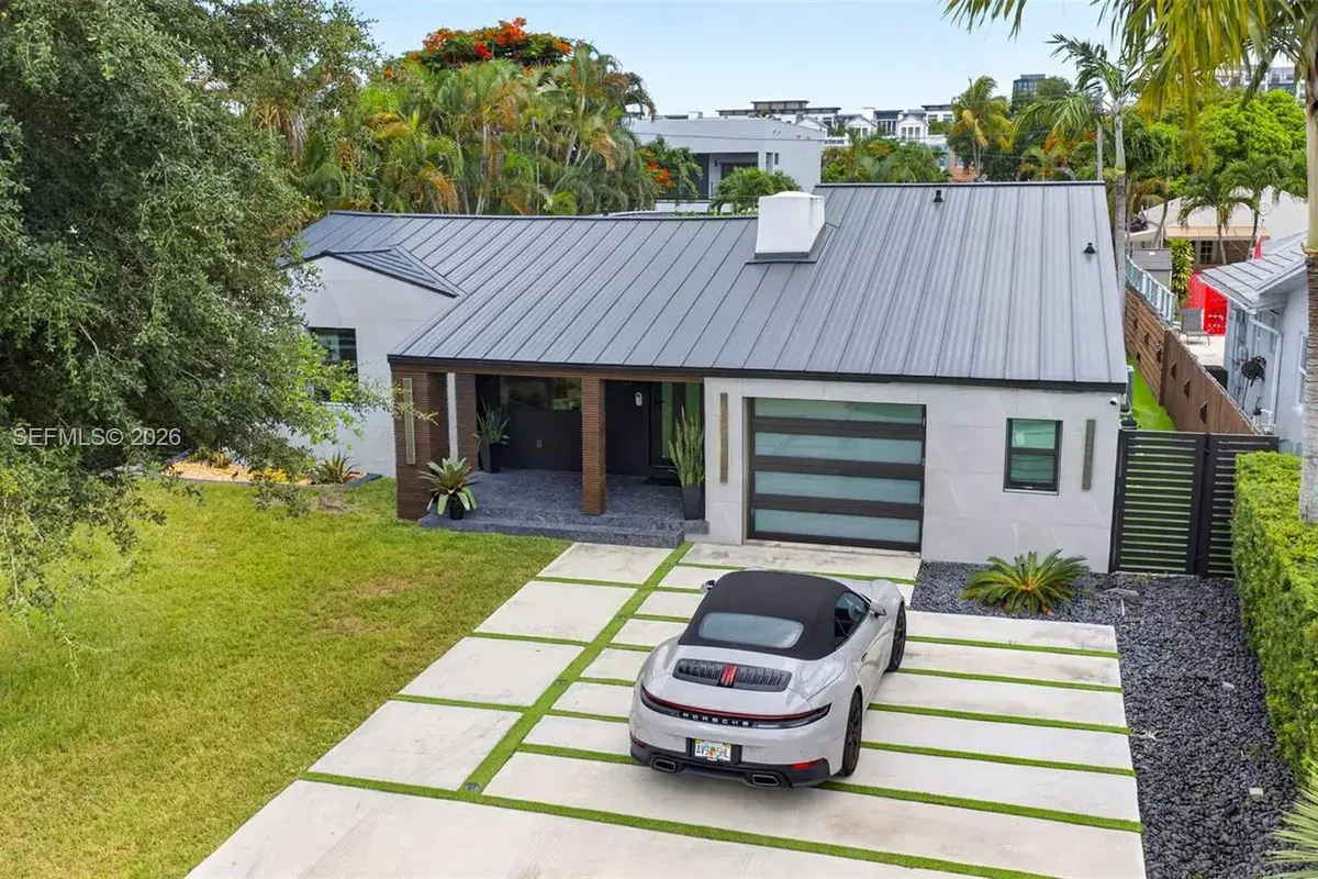545 NE 9th Ave, Fort Lauderdale FL 33301
