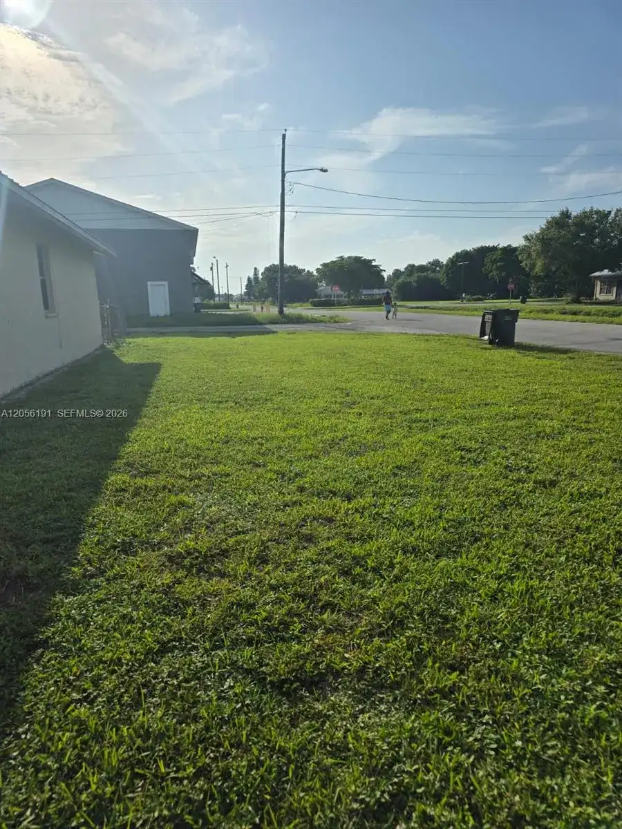 00 W Alveredez Ave, Clewiston FL 33440 photo 2