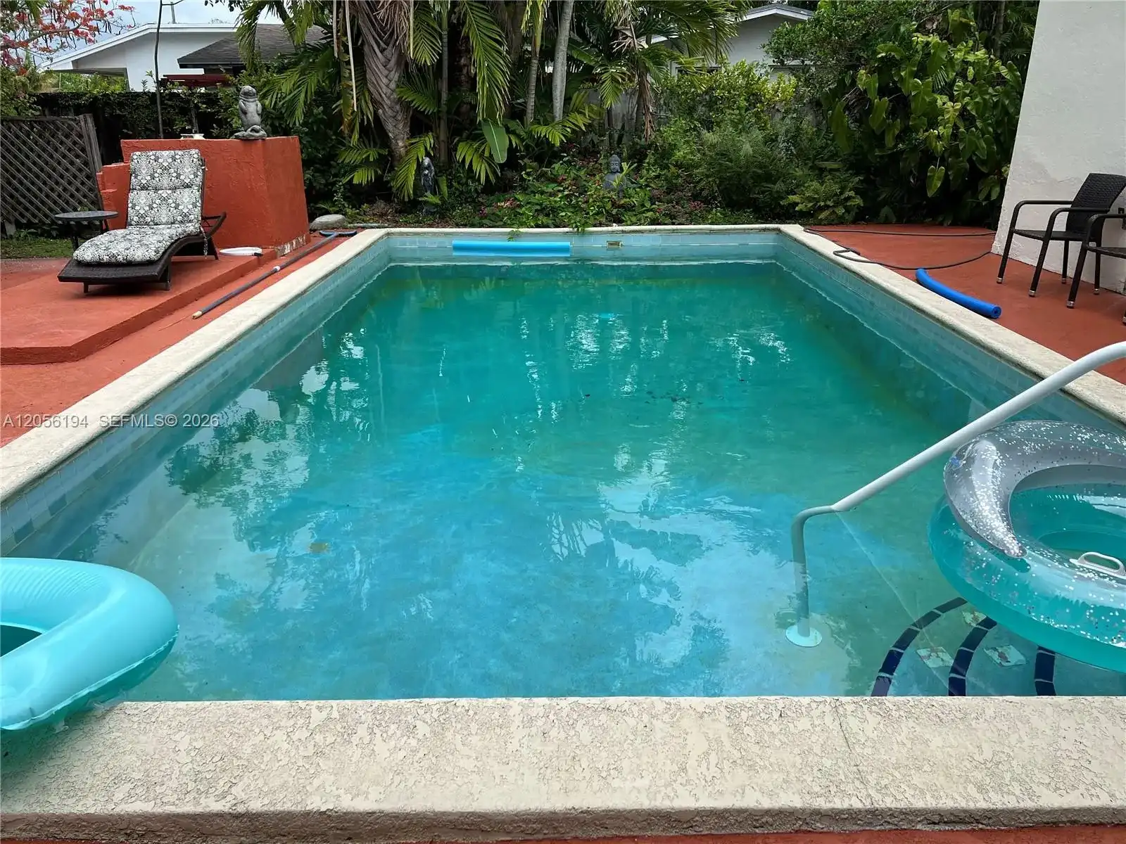 9920 Pan American Dr, Cutler Bay FL 33189
