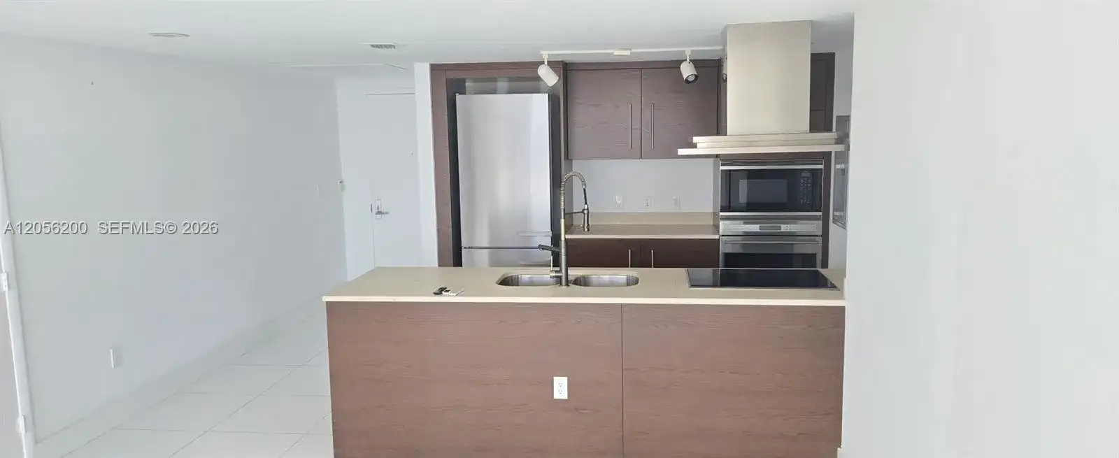 495 Brickell Ave # 4205, Miami FL 33131 photo 2