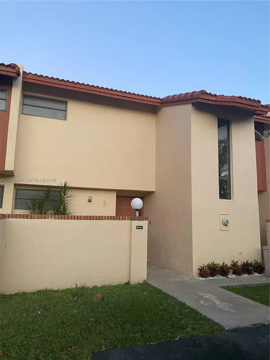 8947 SW 149th Pl, Miami FL 33196 photo 2