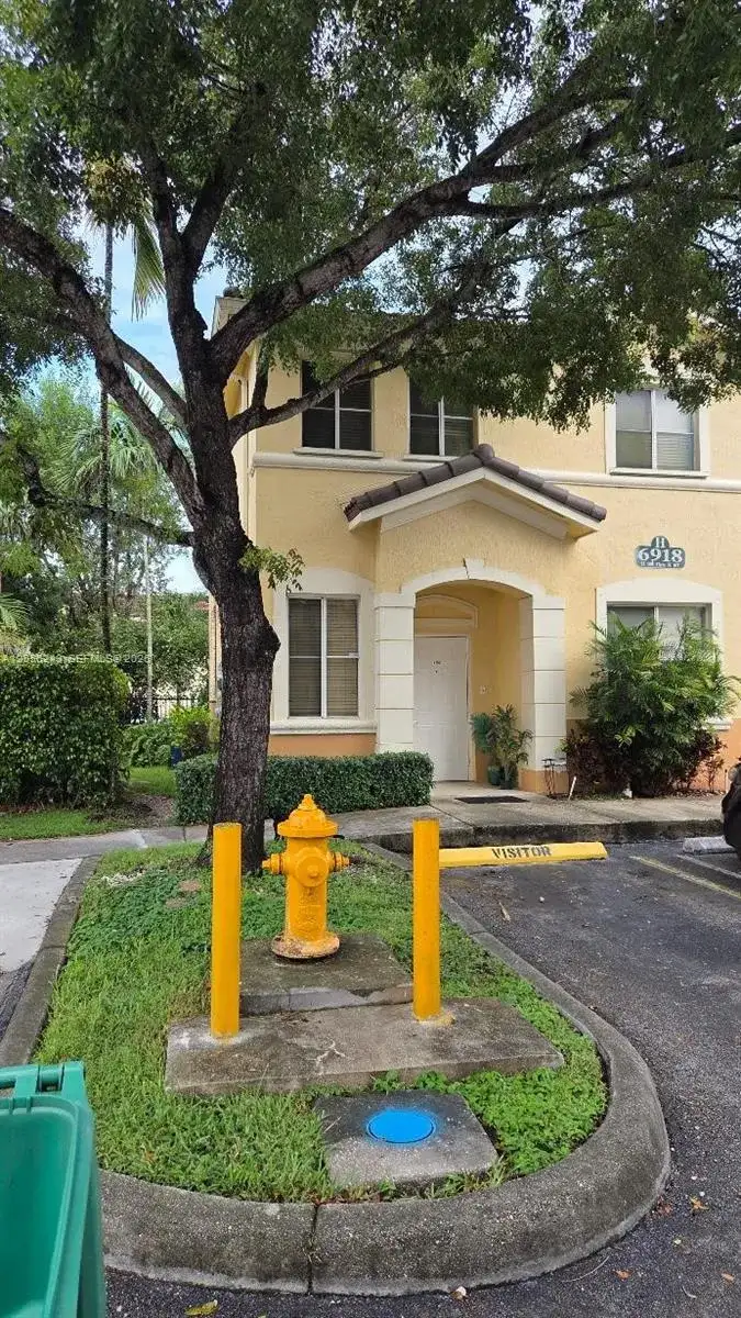 6918 NW 177th St # H100, Hialeah FL 33015 photo 2