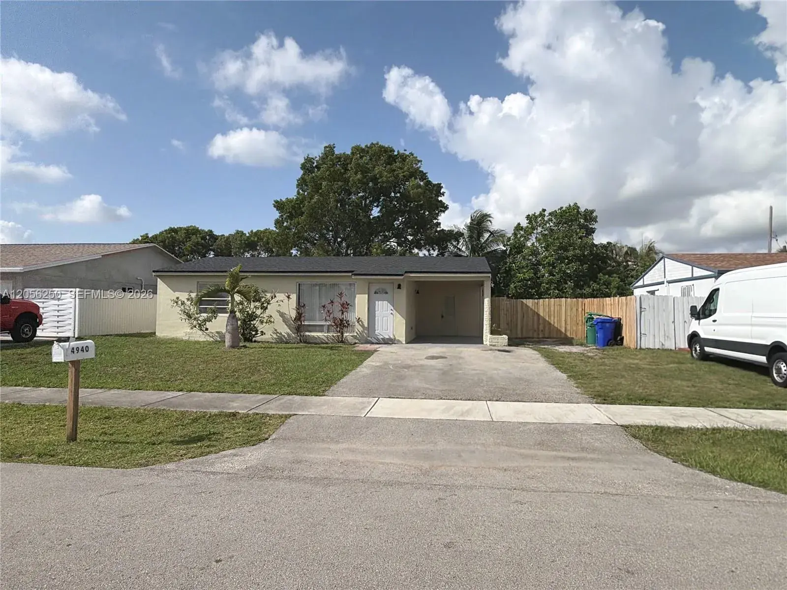 4940 SW 18th St, Fort Lauderdale FL 33317