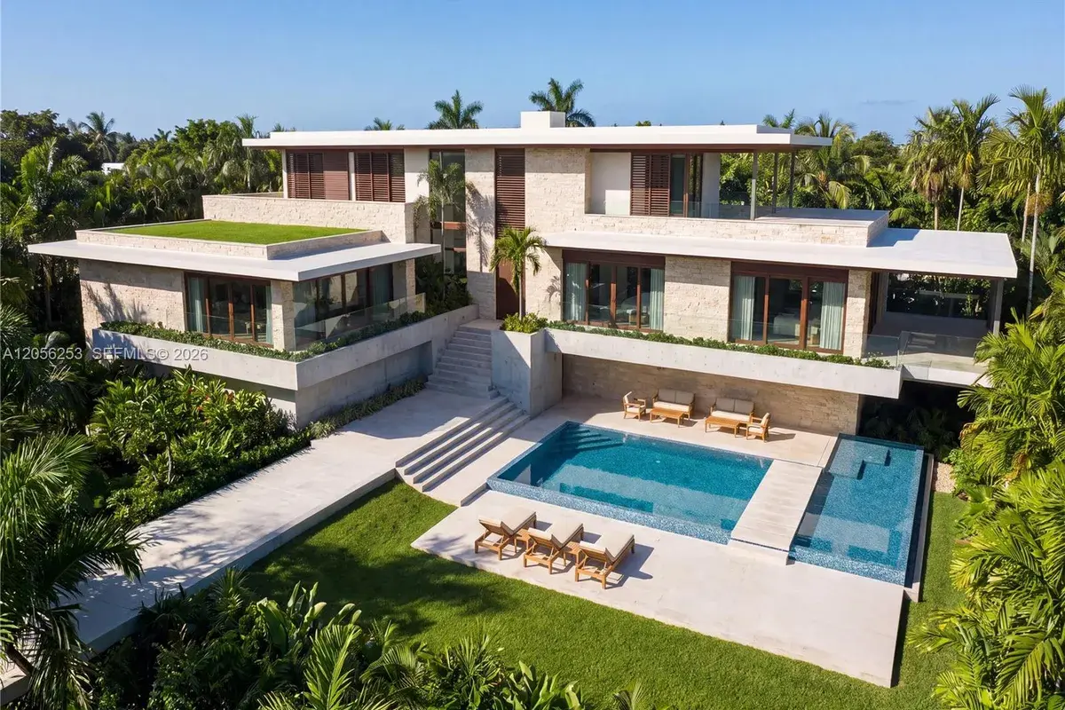 3400 S Moorings Way, Miami FL 33133