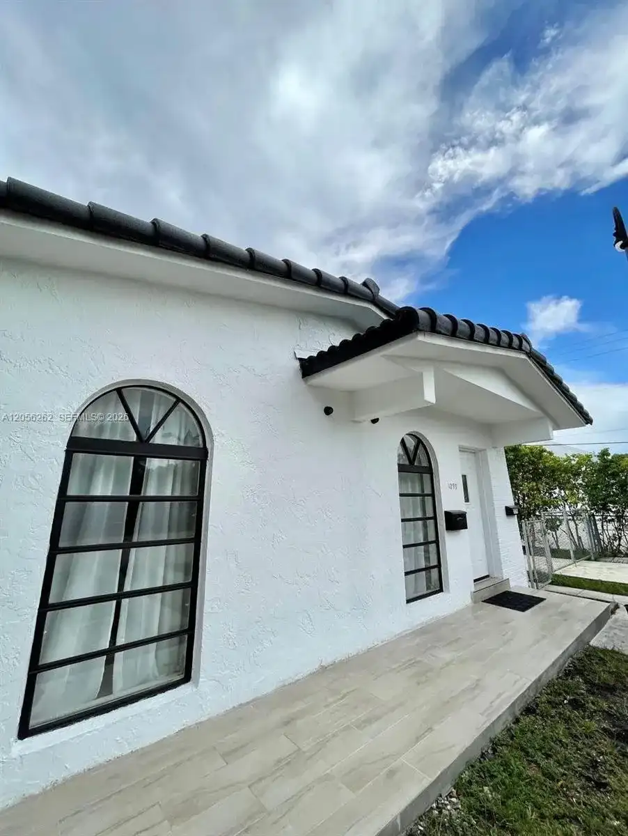 1097 E 1St AVE # 1097, Hialeah FL 33010