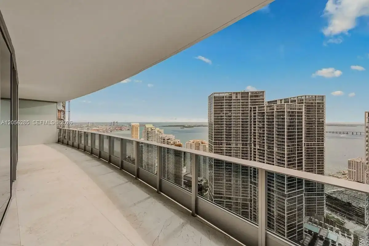 200 Biscayne Boulevard Way # 5104, Miami FL 33131
