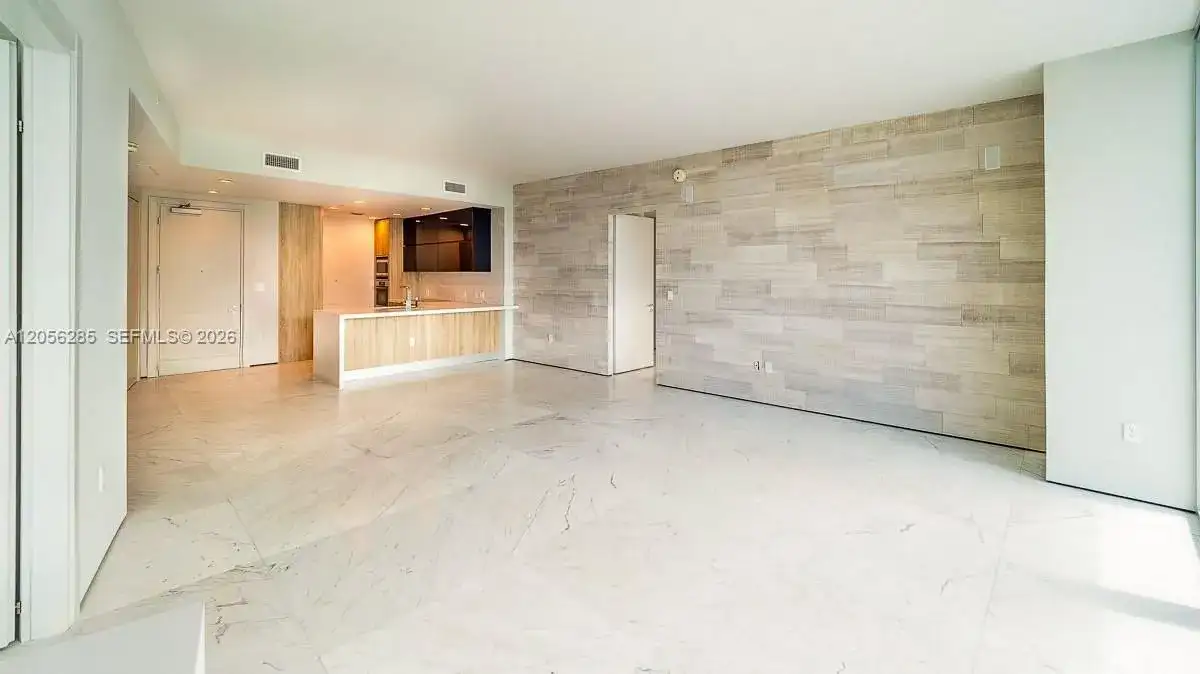 200 Biscayne Boulevard Way # 5104, Miami FL 33131 photo 3