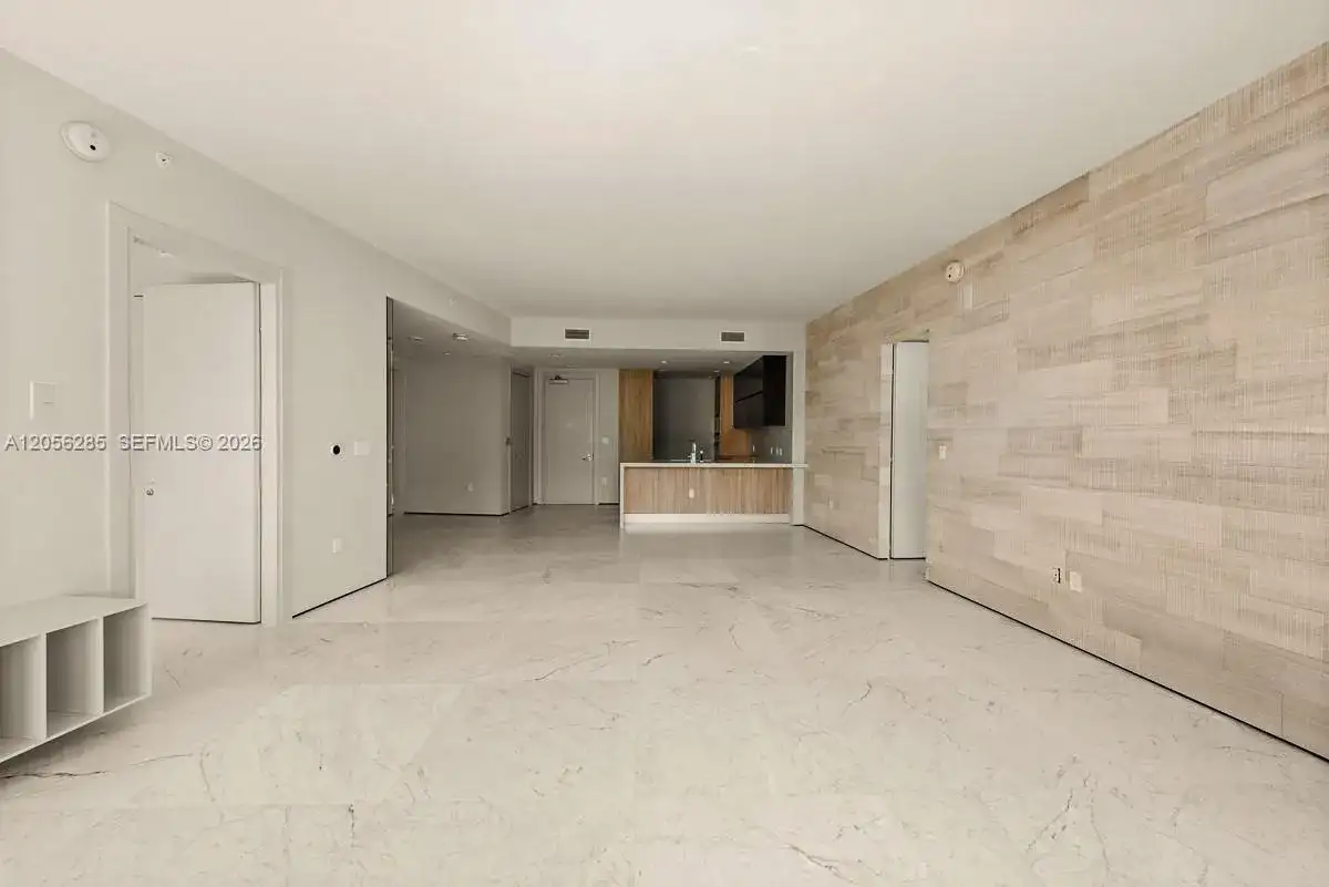 200 Biscayne Boulevard Way # 5104, Miami FL 33131 photo 4