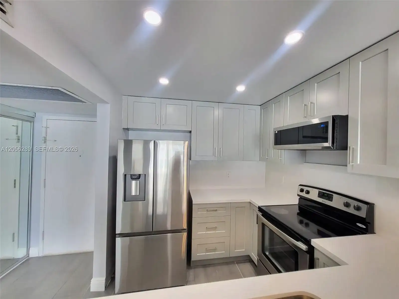 601 Three Islands Blvd # 411, Hallandale Beach FL 33009