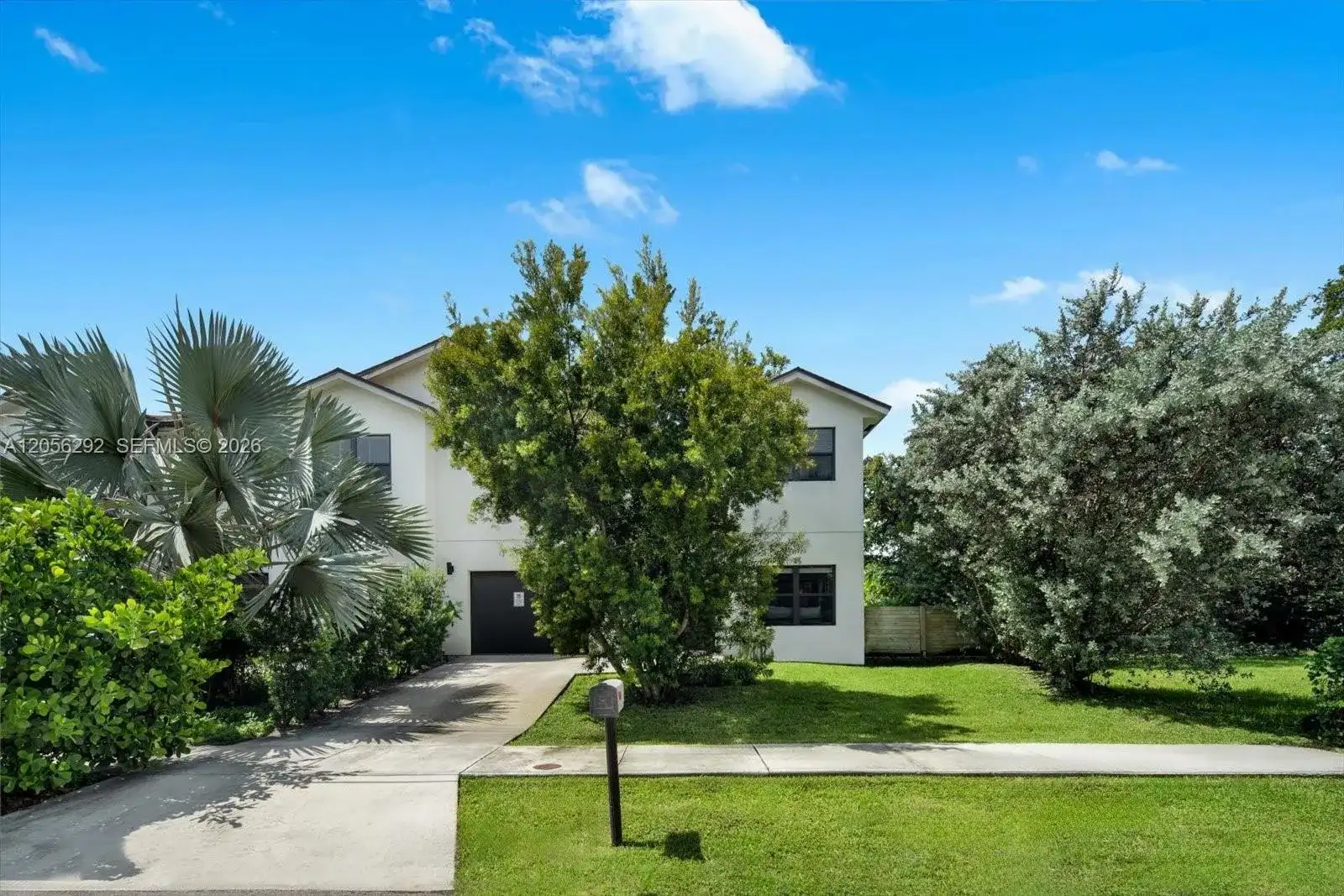808 SW 29th St, Fort Lauderdale FL 33315