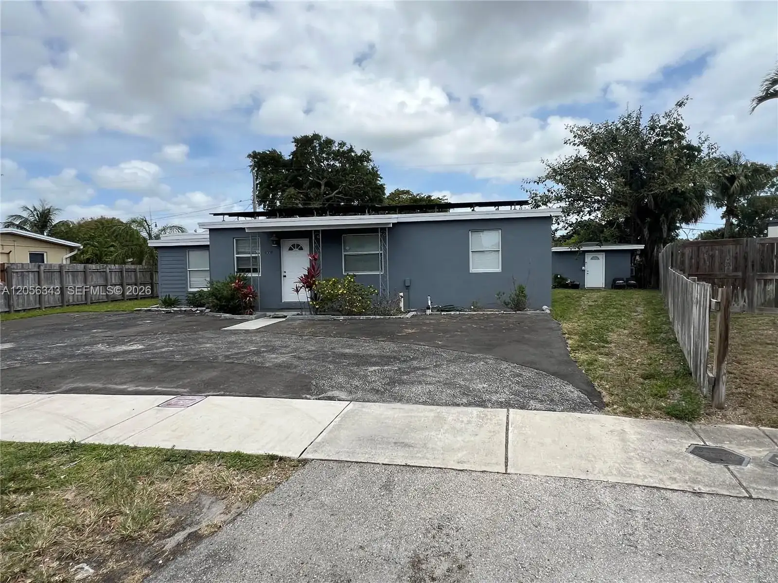 1885 NE 53rd St, Pompano Beach FL 33064 photo 2