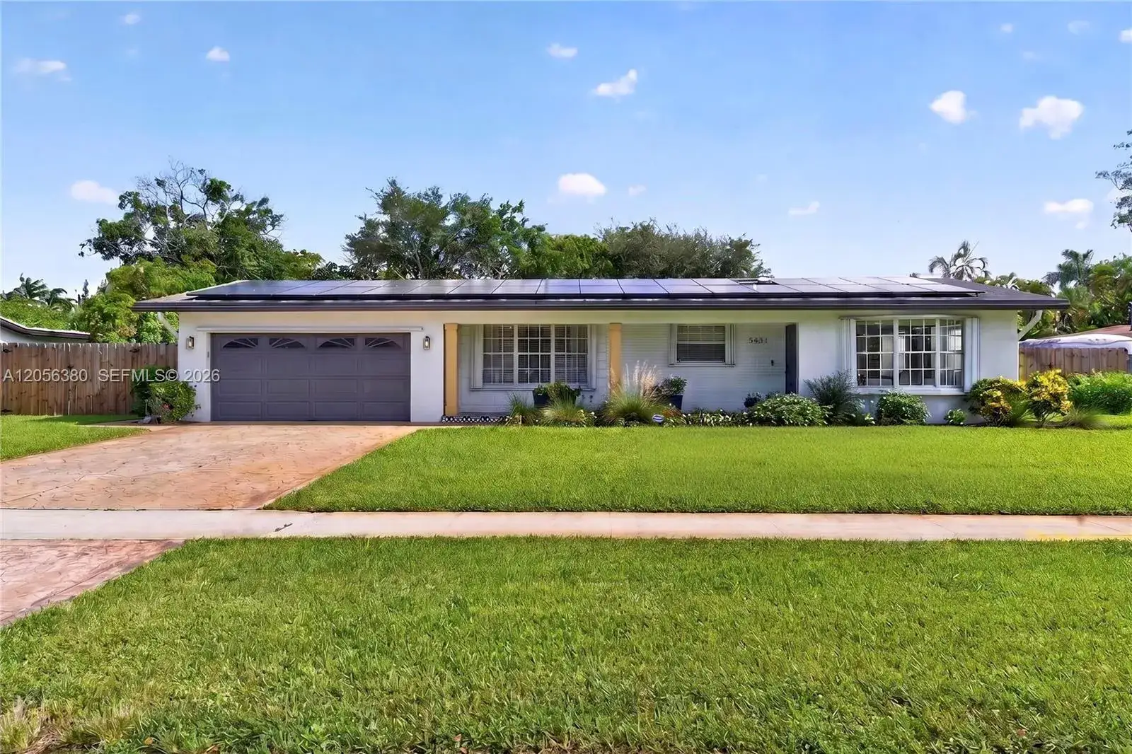 5431 SW 1st St, Plantation FL 33317