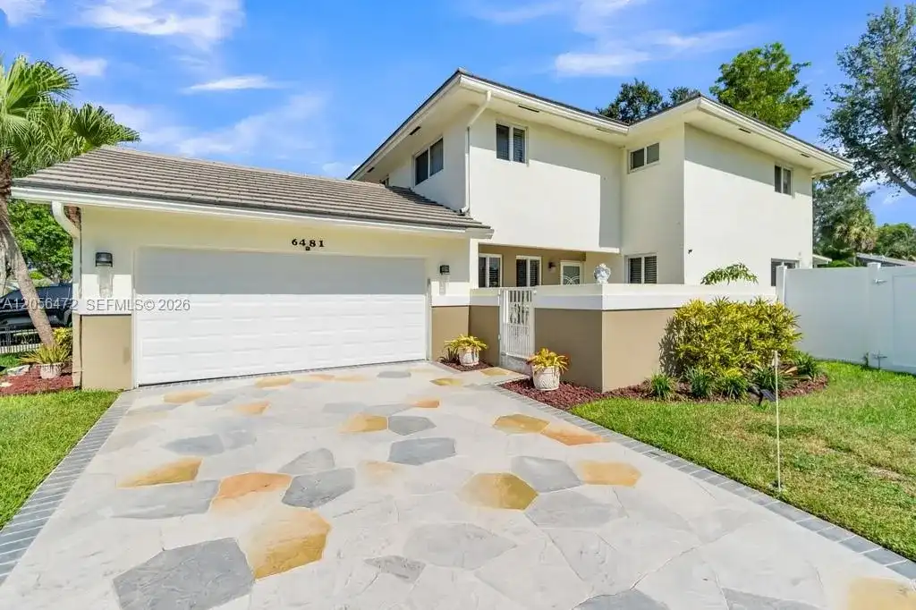 6481 SW 13th St, Plantation FL 33317