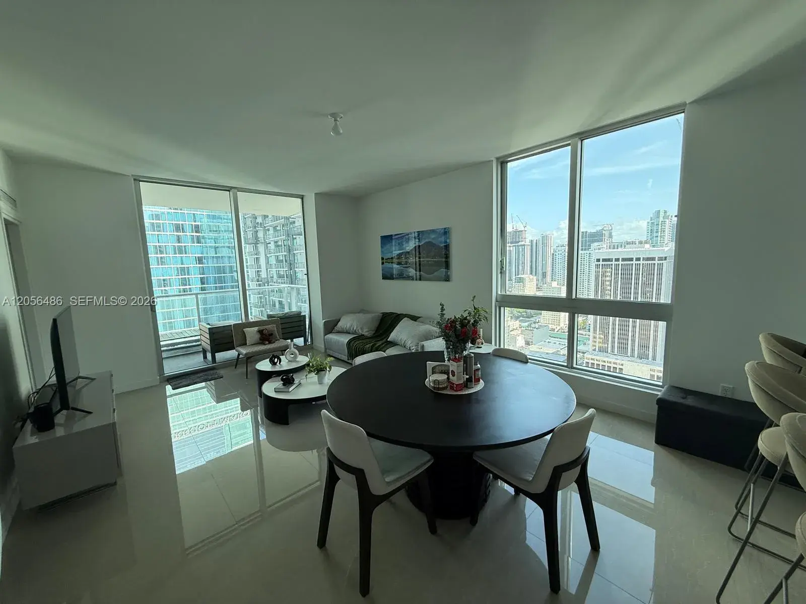 1 bedroom 1 bath Residential for sale at 300 S Biscayne Blvd # 3301, Miami FL 33131