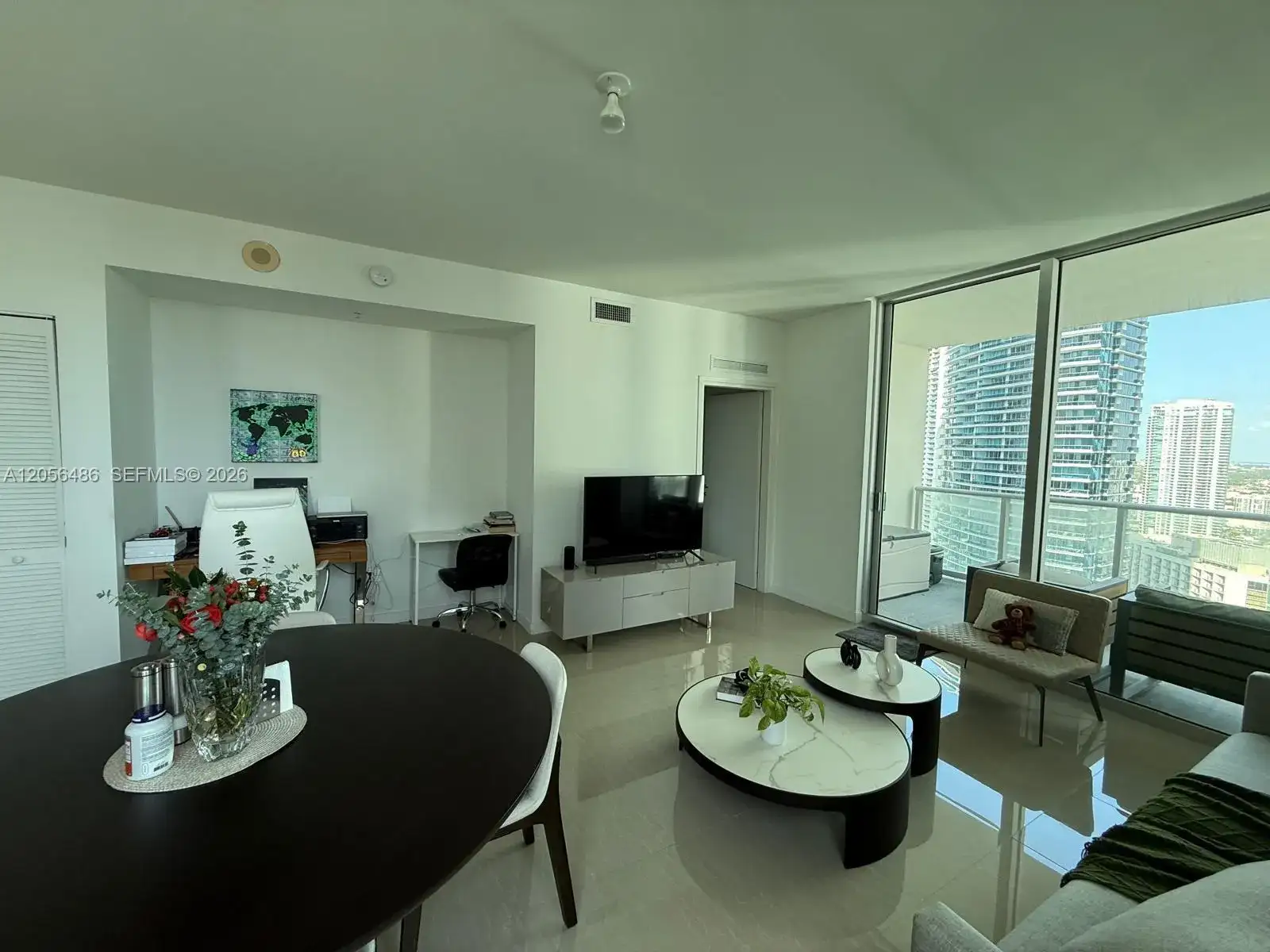 300 S Biscayne Blvd # 3301, Miami FL 33131 photo 2