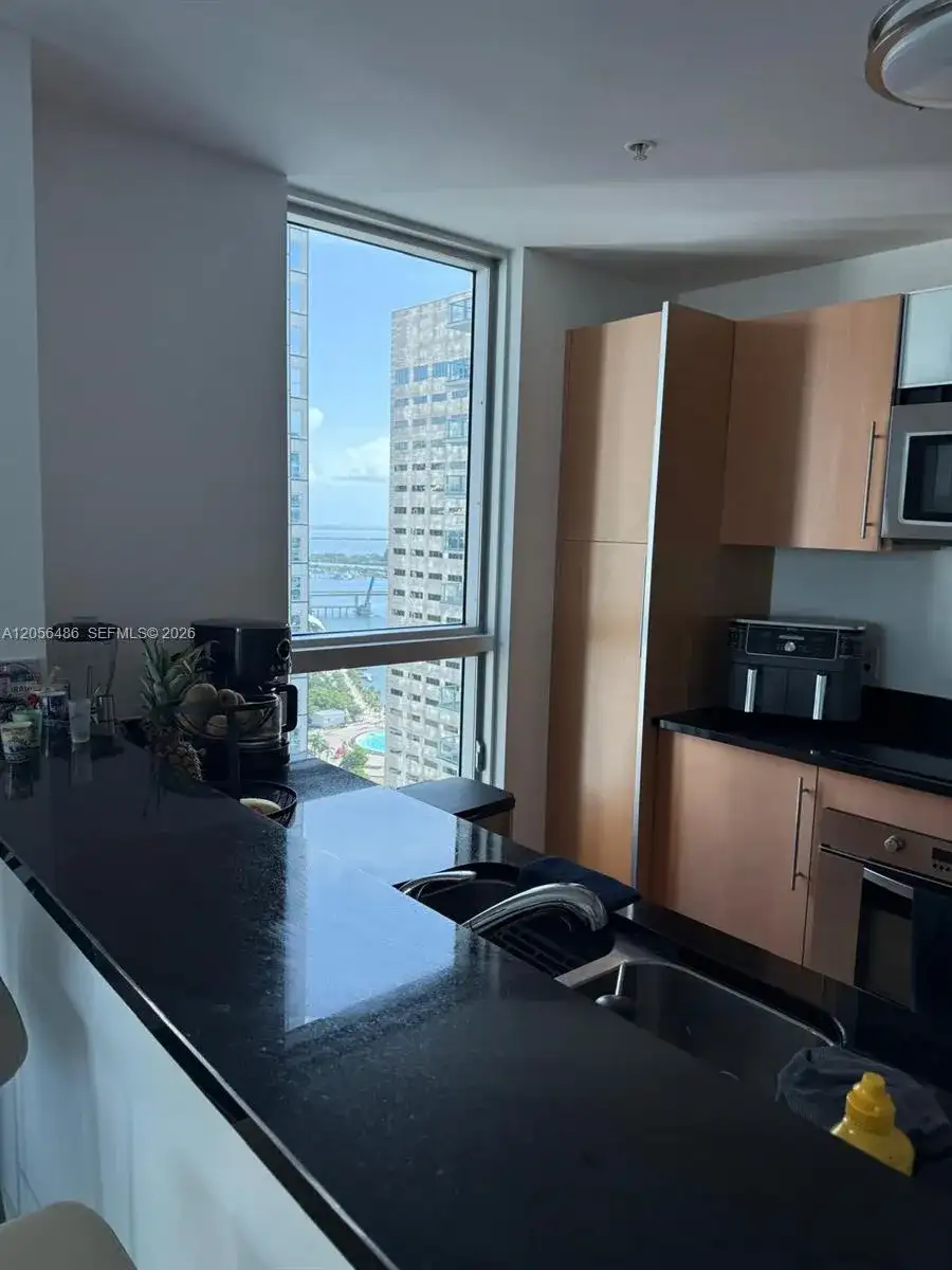 300 S Biscayne Blvd # 3301, Miami FL 33131 photo 3