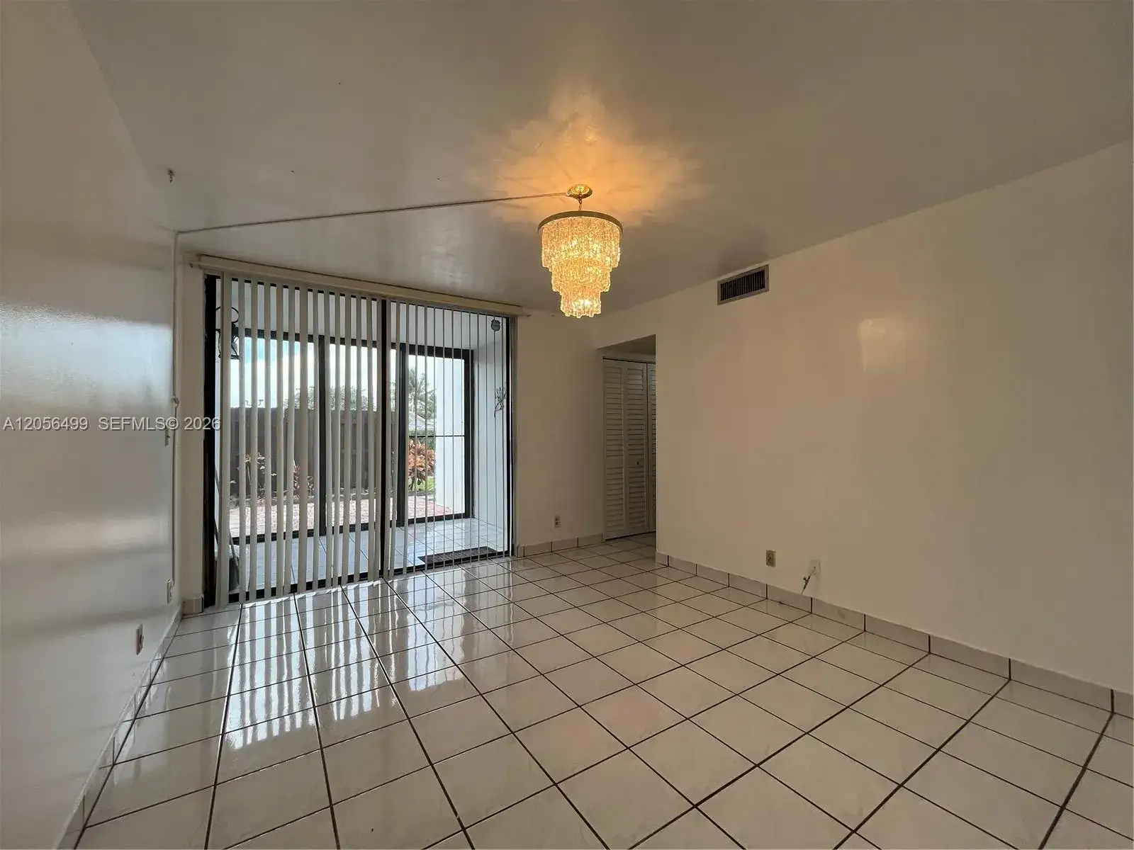 215 Lake Pointe Dr # 104, Oakland Park FL 33309 photo 4