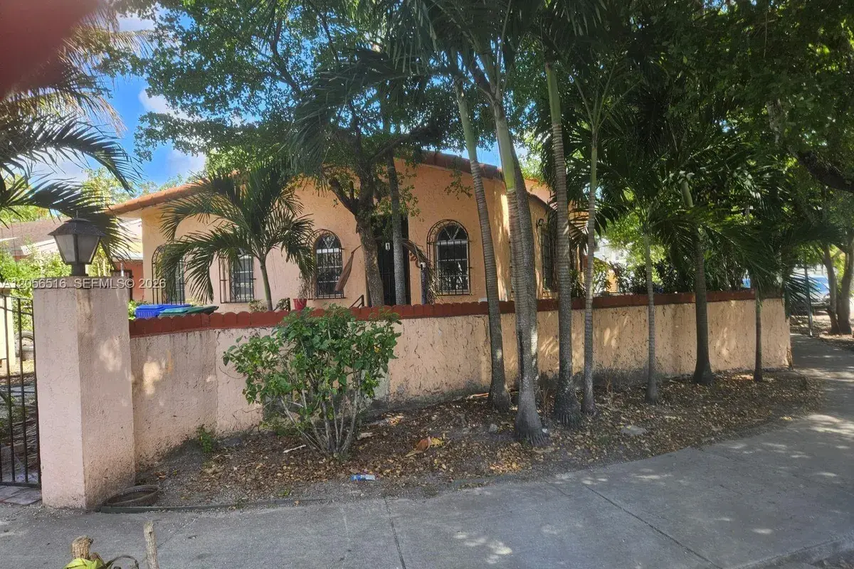 2054 SW 5th St, Miami FL 33135