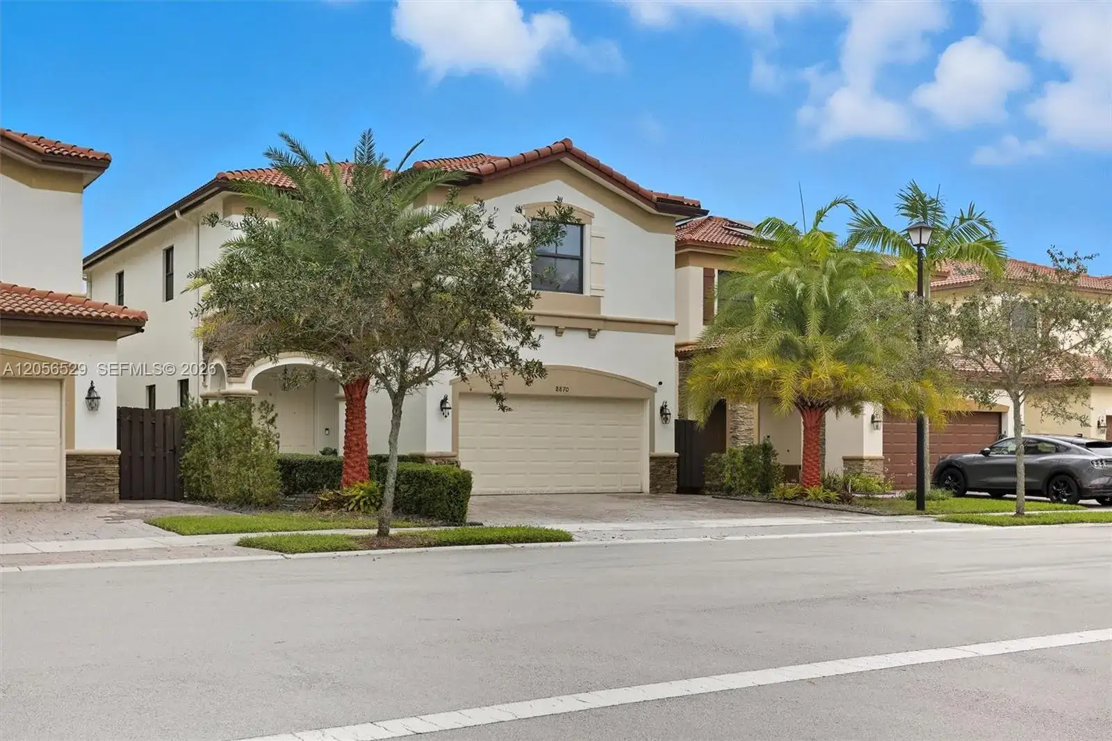 8870 NW 99th Path, Doral FL 33178 photo 2