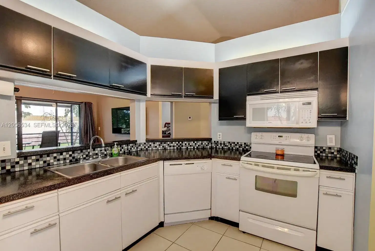 16 Via De Casas Sur # 201, Boynton Beach FL 33426 photo 5