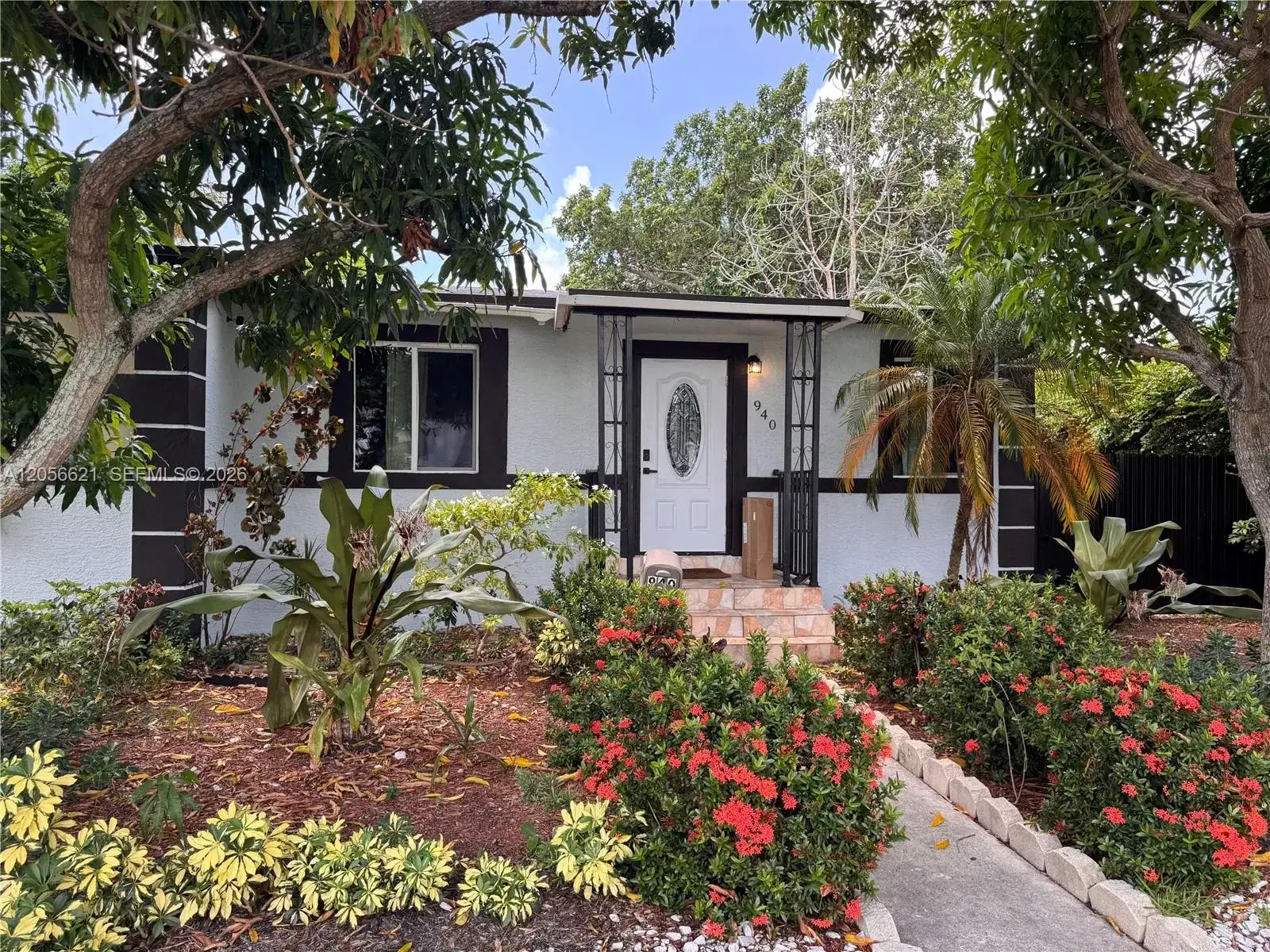 940 NE 155th Ter # 940, North Miami Beach FL 33162 photo 2