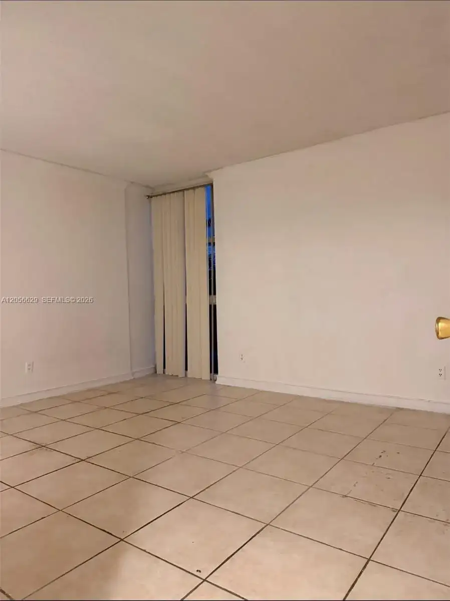 2075 NE 164th St # 204, North Miami Beach FL 33162 photo 4