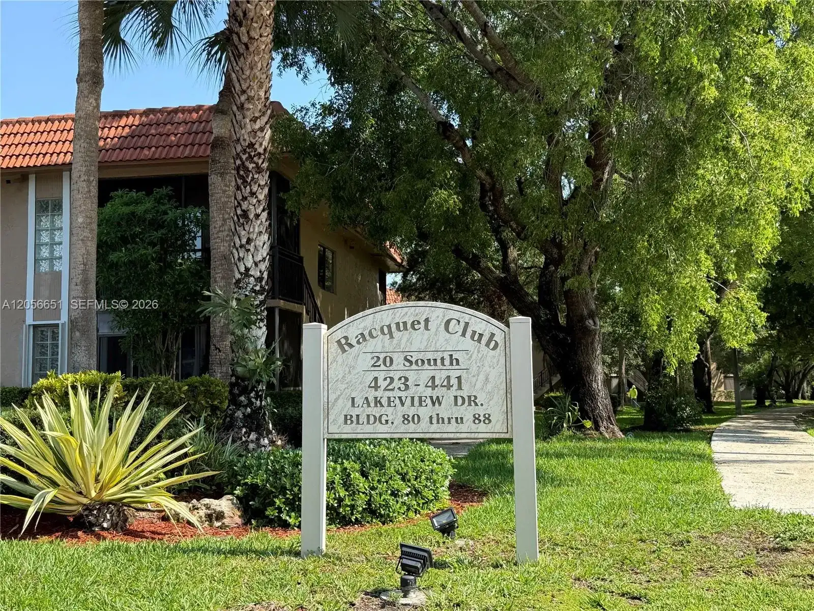 435 Lakeview Dr # 201, Weston FL 33326