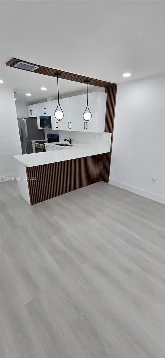 9612 Grand Canal Dr, Miami FL 33174