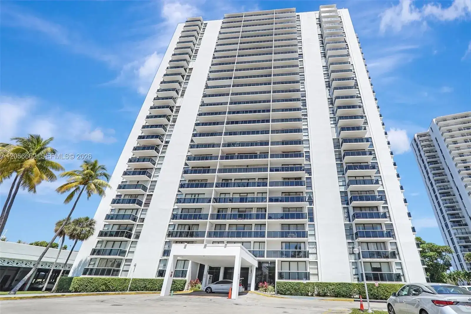 3675 N Country Club Dr # 2310, Aventura FL 33180 photo 2