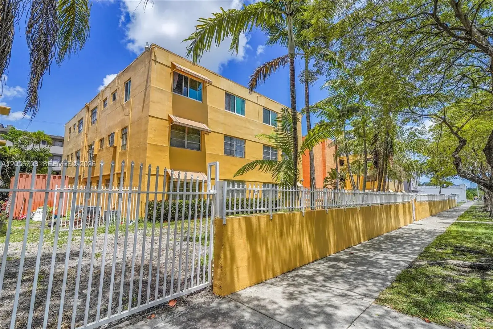 1851 NE 168 TH # A8, North Miami Beach FL 33162 photo 2