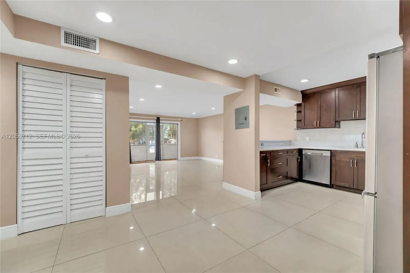 4848 NW 24th Ct # 118, Lauderdale Lakes FL 33313 photo 2