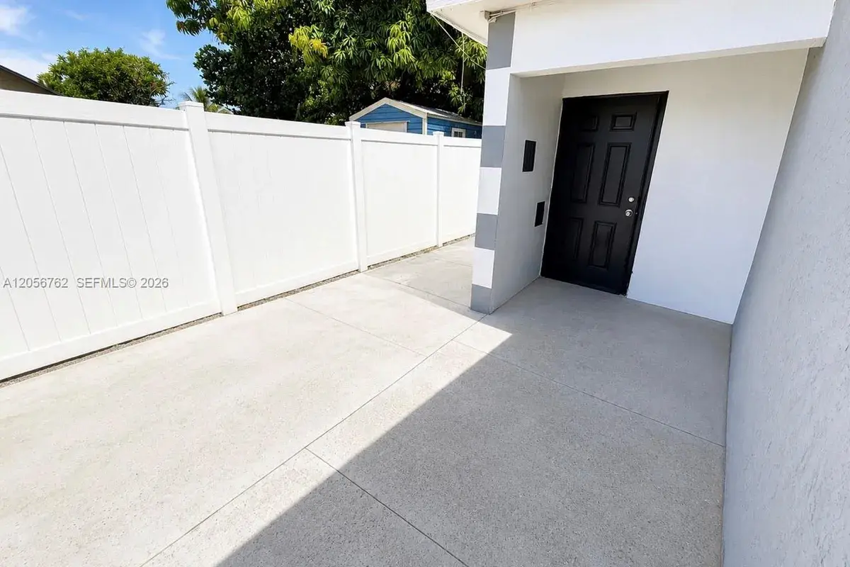 3461 Charleston Blvd # 2, Fort Lauderdale FL 33312