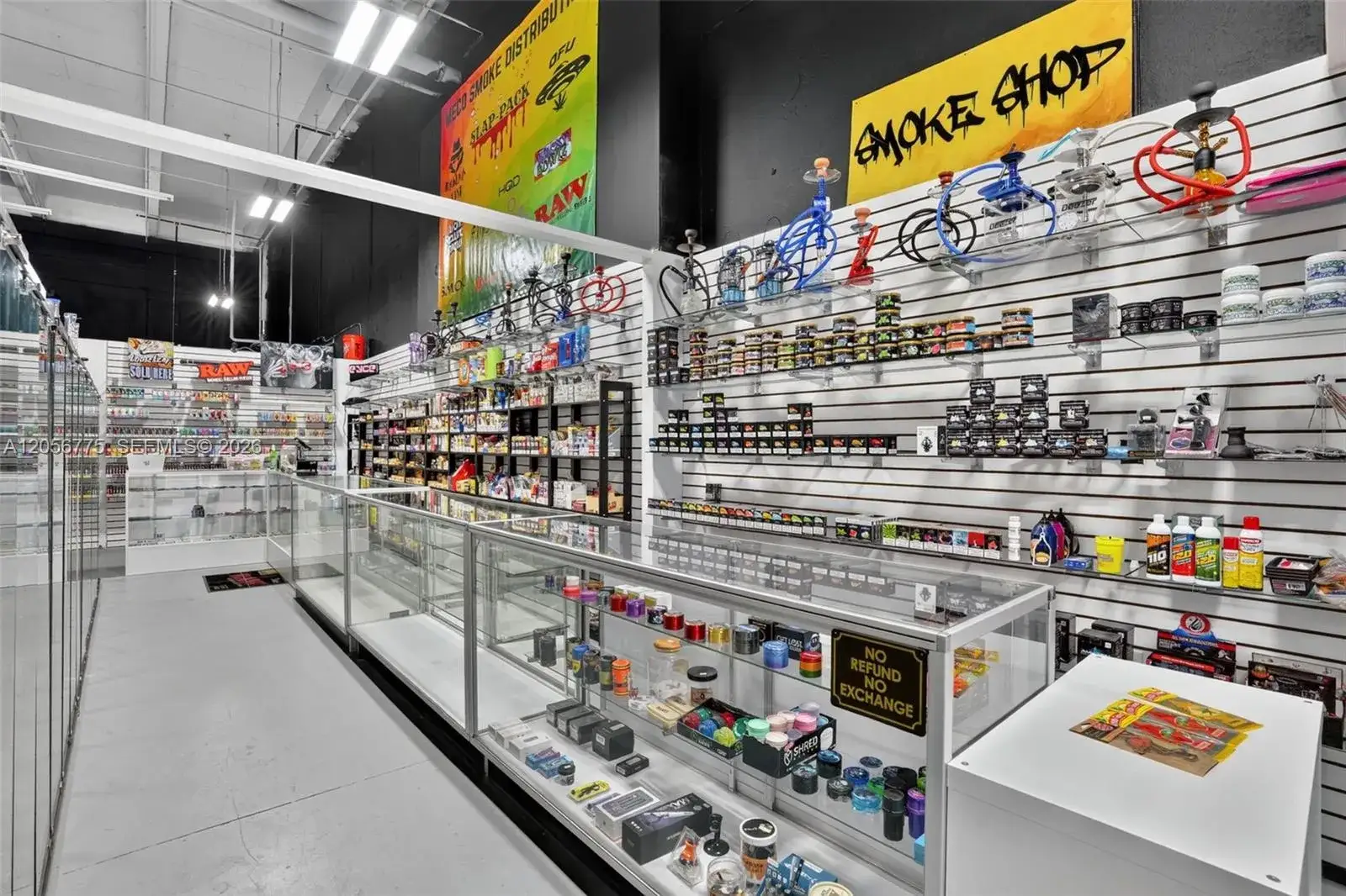 Wholesale, Distribution and Smoke Shop for Sale off 836 Expressway, Miami FL 33126