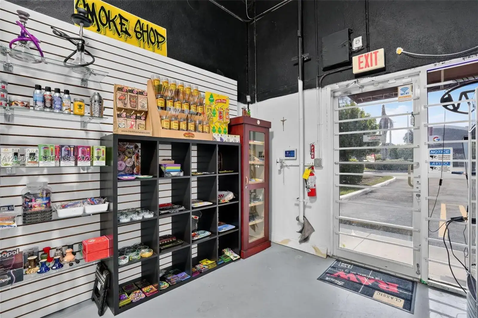Wholesale, Distribution and Smoke Shop for Sale off 836 Expressway, Miami FL 33126 photo 4
