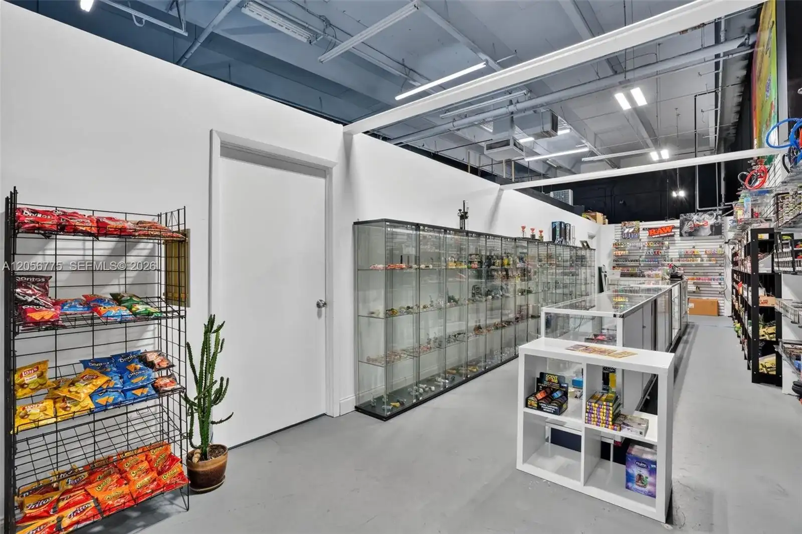 Wholesale, Distribution and Smoke Shop for Sale off 836 Expressway, Miami FL 33126 photo 5